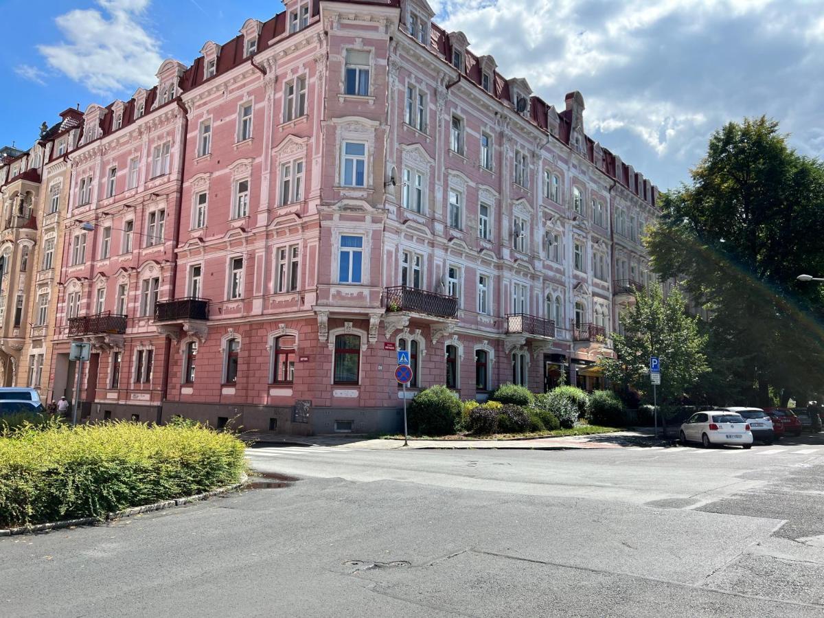 Apartment Alice Center 卡罗维发利 外观 照片